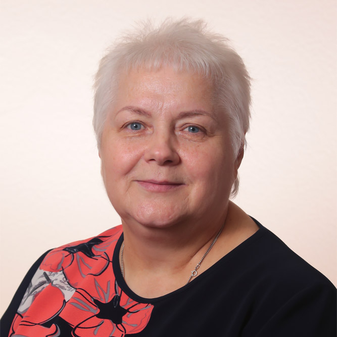 Синякова Н.В. Заведующая общежитием №8