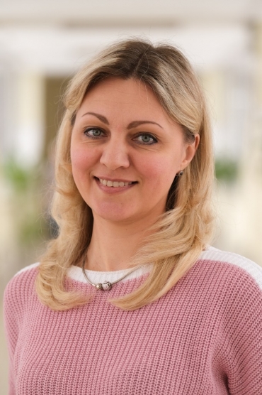 Поздравляем Макурину Юлию Александровну с присуждением ученой степени доктора экономических наук!