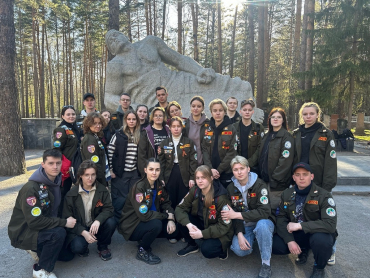 Память жива: акция на Заельцовском кладбище